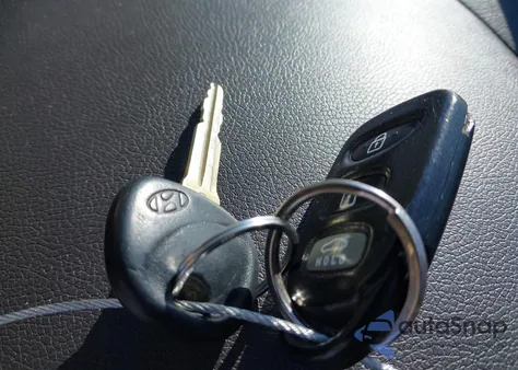 2011 Hyundai Elantra Gls (Ulsan Plant) from USA, damaged, VIN KMHDH4AE8BU113830